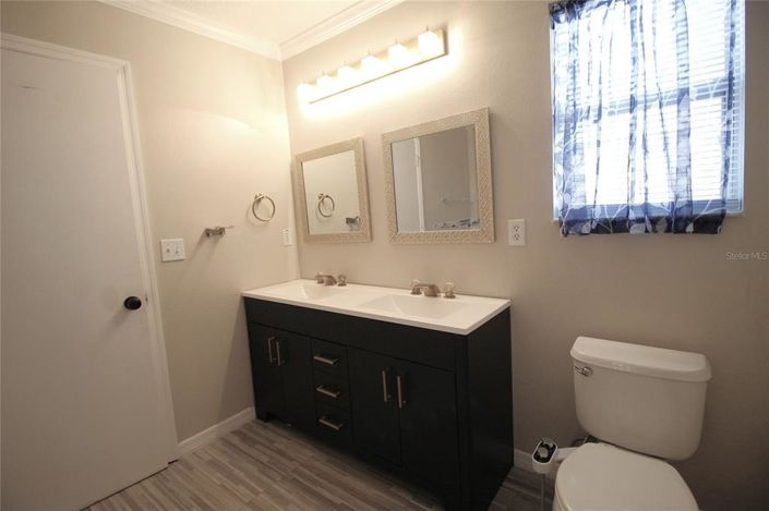 Image No.19-5 Bed Property for sale