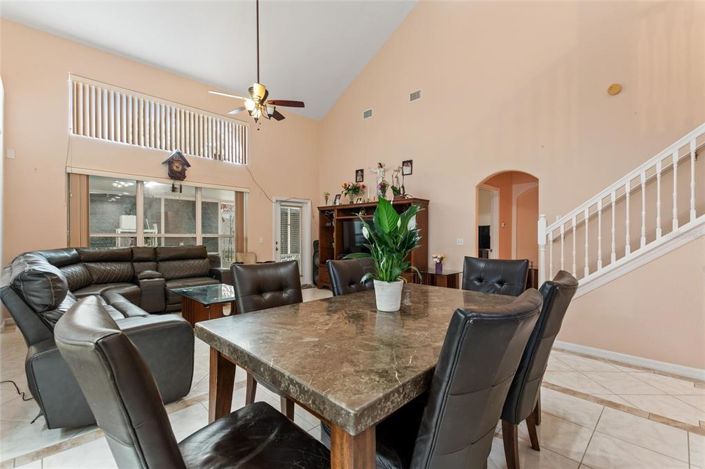 Image No.10-4 Bed Property for sale