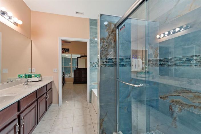 Image No.24-4 Bed Property for sale