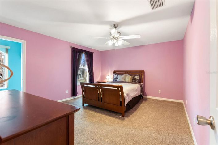 Image No.28-4 Bed Property for sale