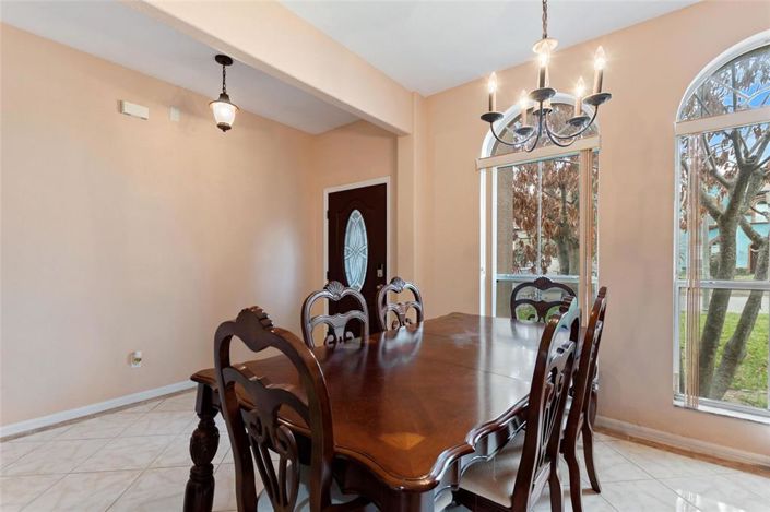 Image No.4-4 Bed Property for sale