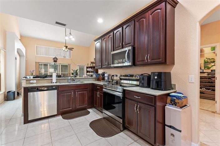 Image No.6-4 Bed Property for sale