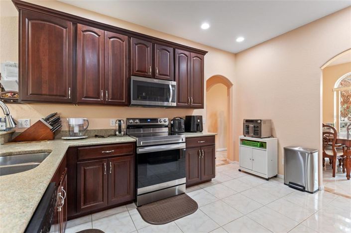 Image No.8-4 Bed Property for sale