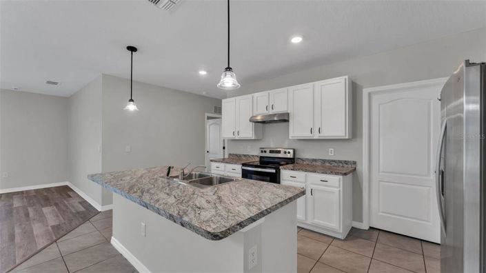 Image No.10-5 Bed Property for sale