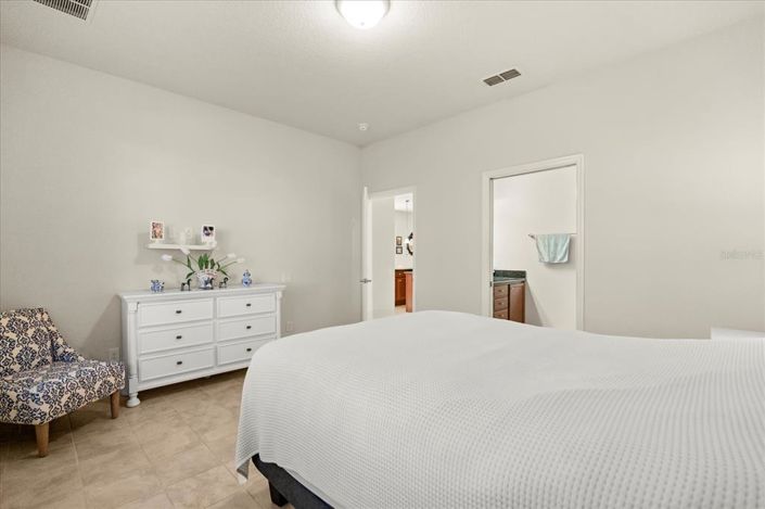 Image No.11-2 Bed Property for sale