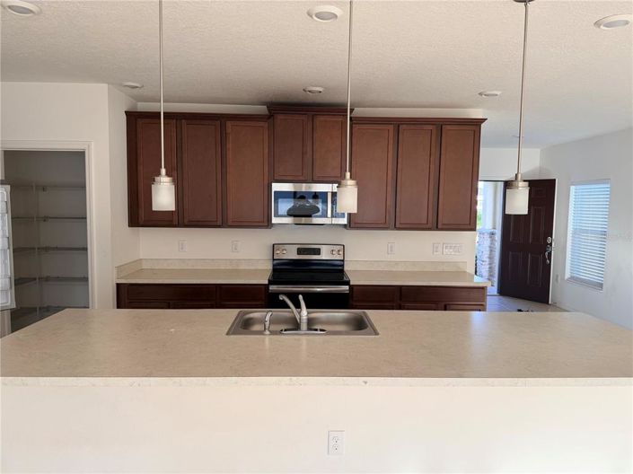 Image No.18-3 Bed Property for sale