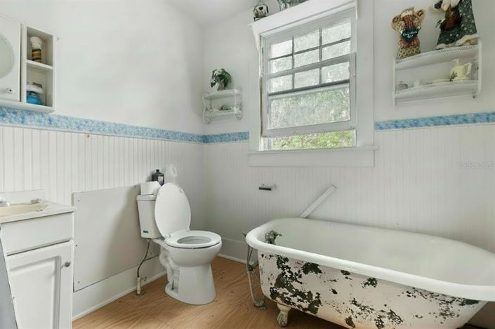 Image No.12-4 Bed Property for sale