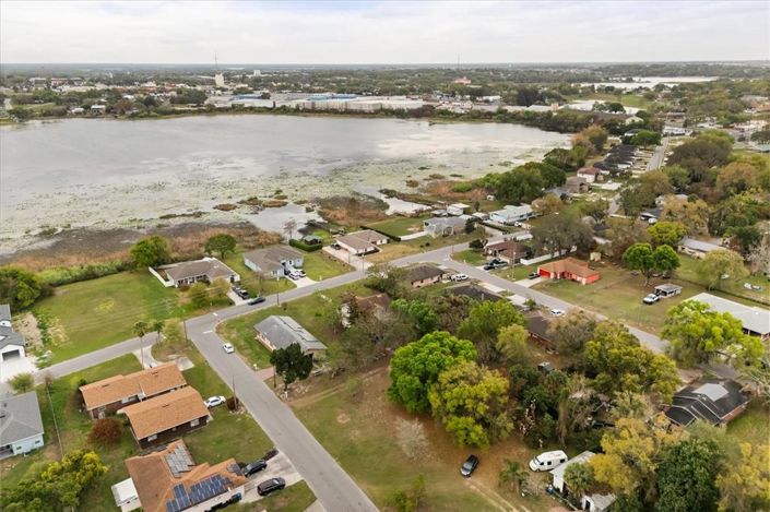 Image No.2-4 Bed Property for sale