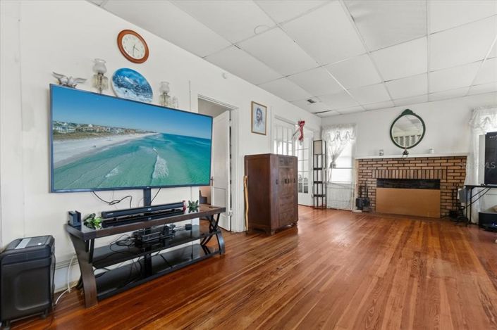 Image No.6-4 Bed Property for sale