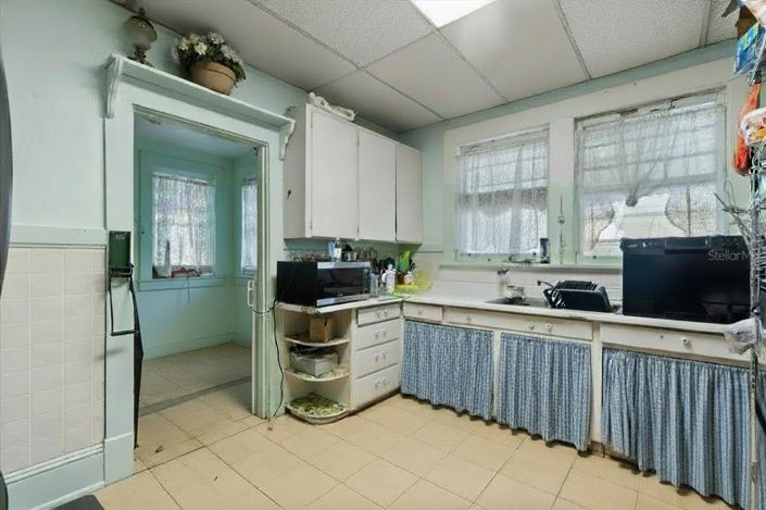 Image No.8-4 Bed Property for sale