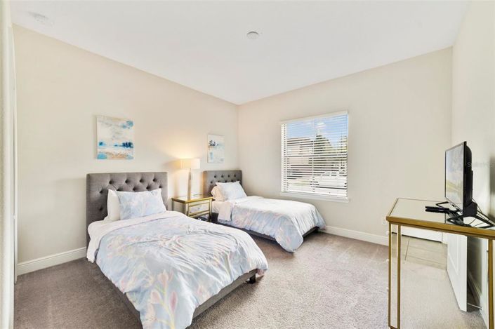 Image No.2-4 Bed Property for sale