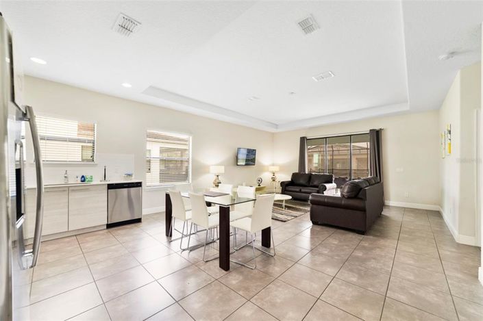 Image No.8-4 Bed Property for sale