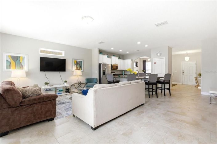 Image No.15-6 Bed Property for sale