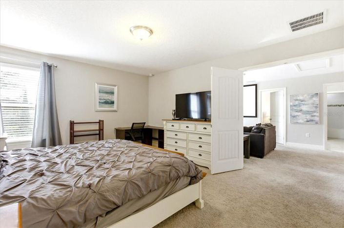 Image No.43-6 Bed Property for sale