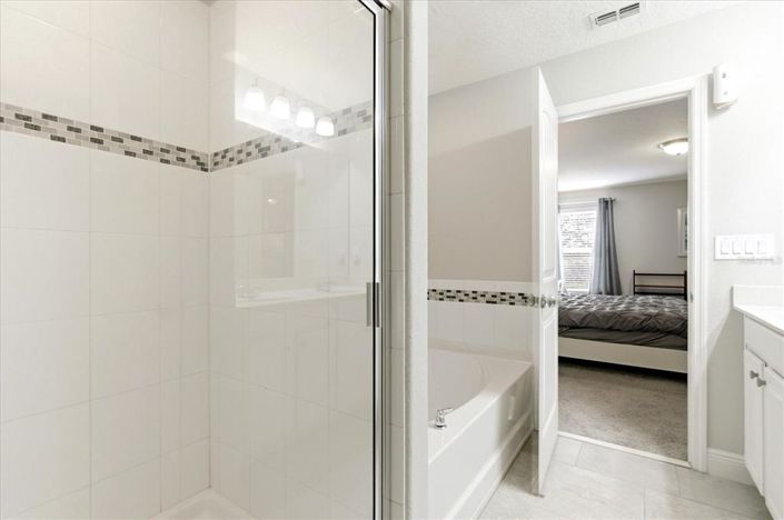 Image No.45-6 Bed Property for sale