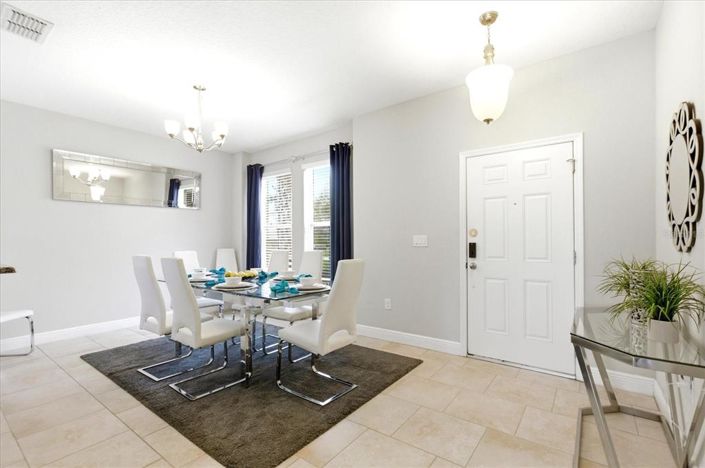 Image No.8-6 Bed Property for sale