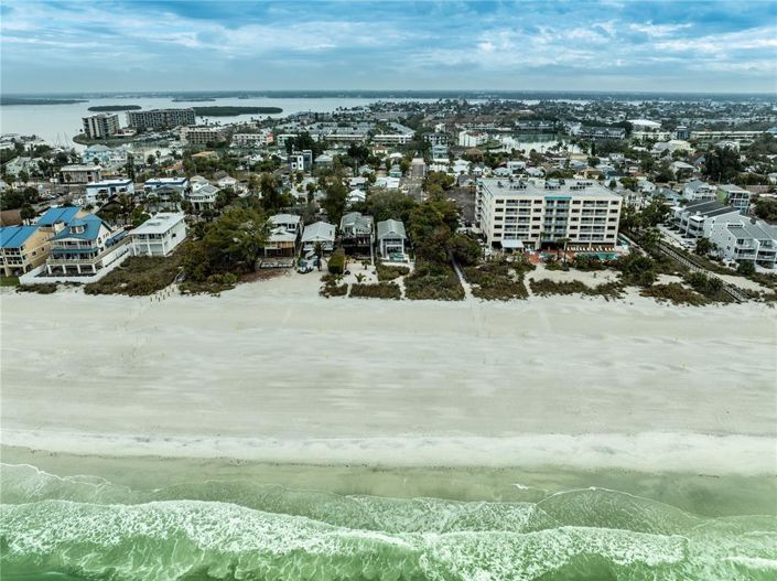 Image No.13-6 Bed Property for sale