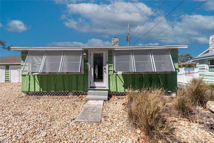 Image No.16-6 Bed Property for sale