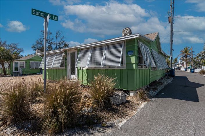 Image No.17-6 Bed Property for sale