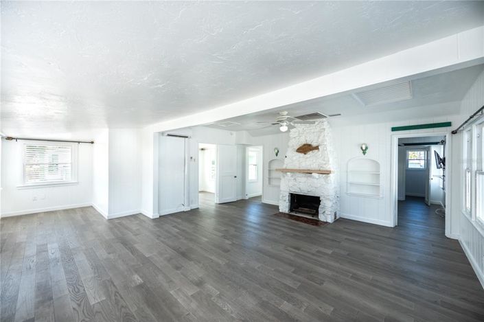 Image No.20-6 Bed Property for sale