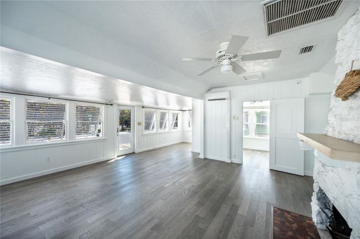 Image No.21-6 Bed Property for sale