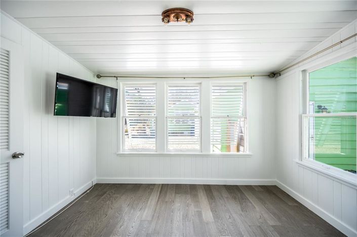 Image No.23-6 Bed Property for sale