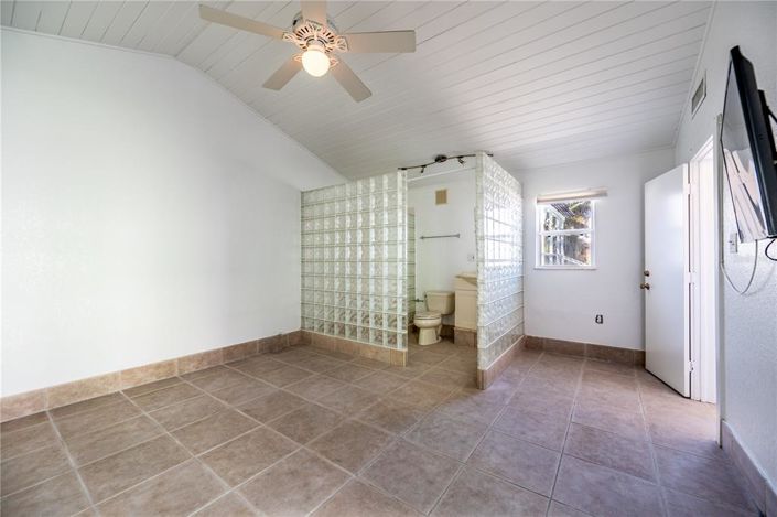 Image No.25-6 Bed Property for sale