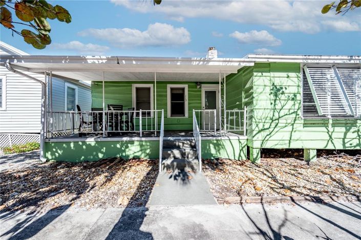 Image No.4-6 Bed Property for sale