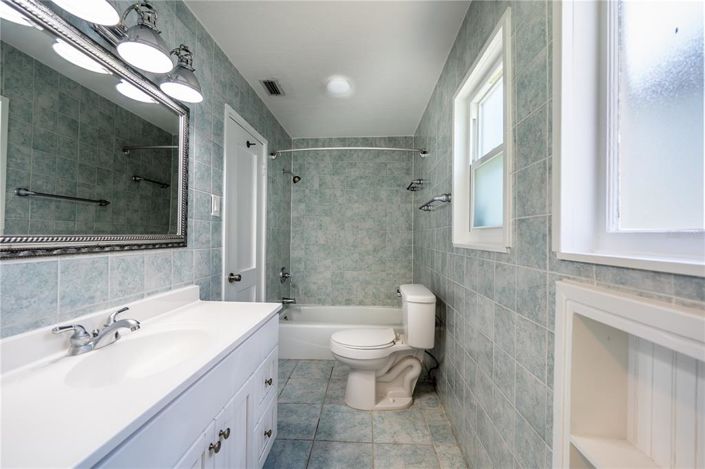 Image No.6-6 Bed Property for sale