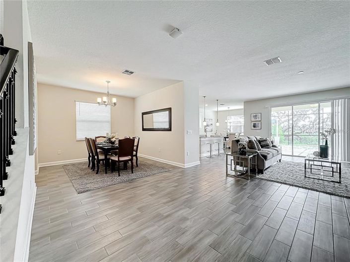 Image No.5-6 Bed Property for sale