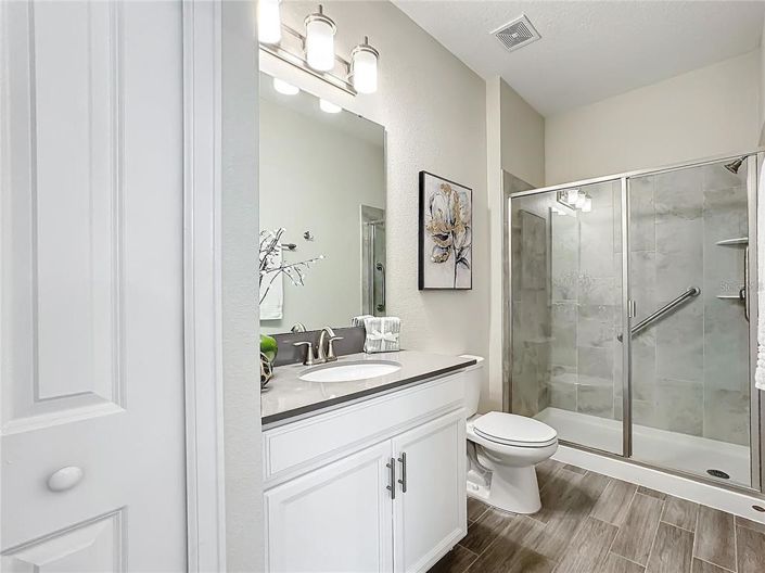 Image No.56-6 Bed Property for sale