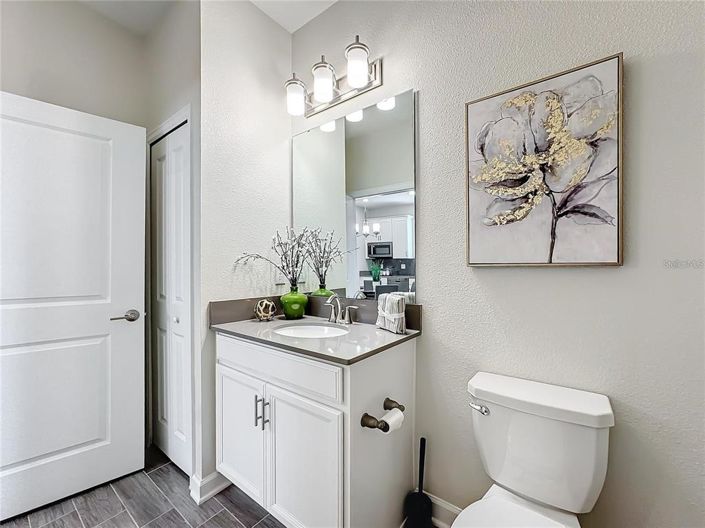 Image No.57-6 Bed Property for sale