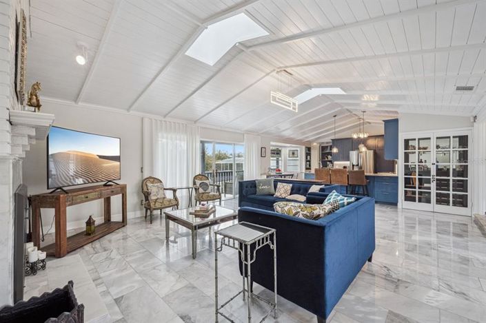 Image No.11-5 Bed Property for sale