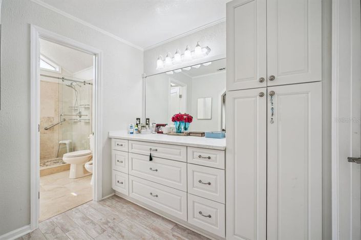 Image No.19-5 Bed Property for sale