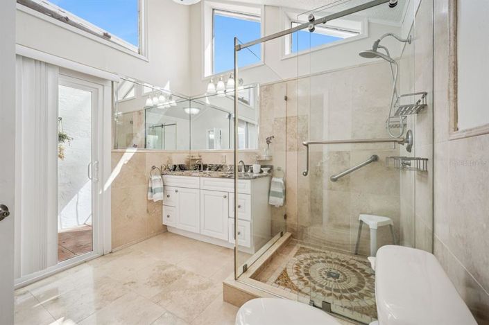 Image No.20-5 Bed Property for sale