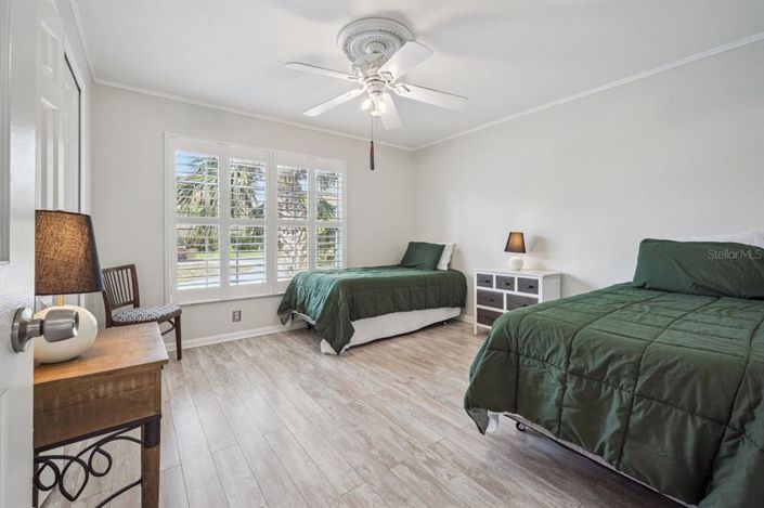 Image No.24-5 Bed Property for sale