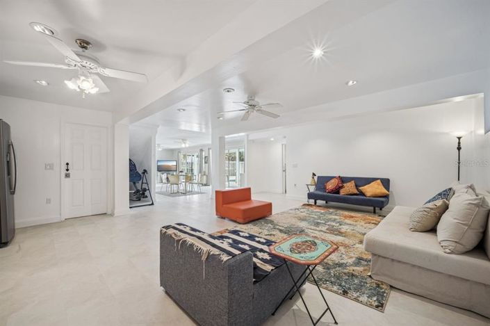 Image No.30-5 Bed Property for sale