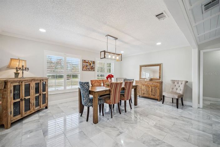 Image No.6-5 Bed Property for sale