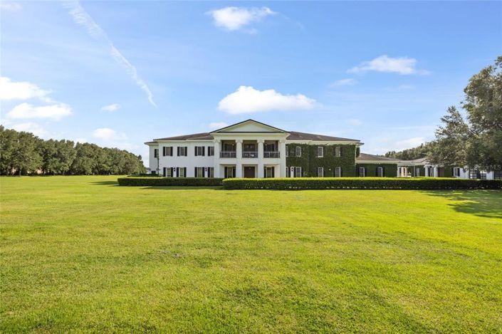 Image No.12-7 Bed Property for sale