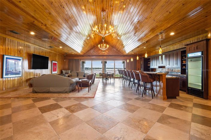 Image No.28-7 Bed Property for sale