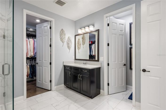 Image No.22-5 Bed Property for sale