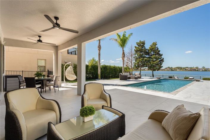 Image No.30-5 Bed Property for sale