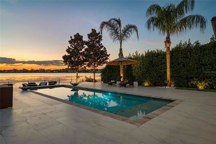 Image No.36-5 Bed Property for sale