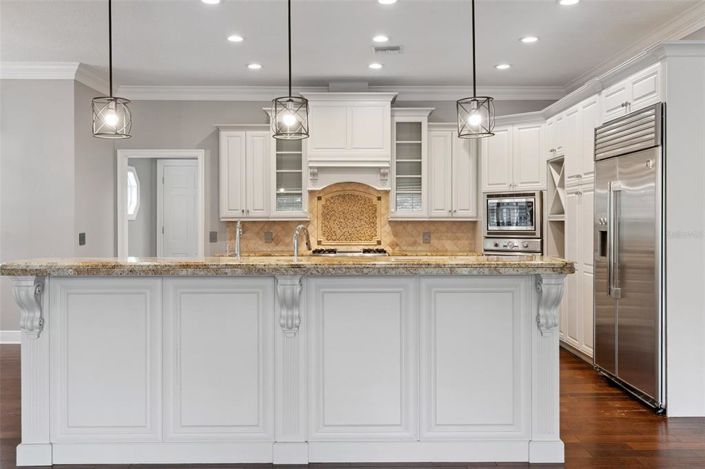 Image No.14-5 Bed Property for sale