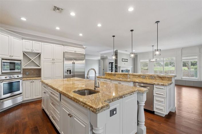 Image No.15-5 Bed Property for sale