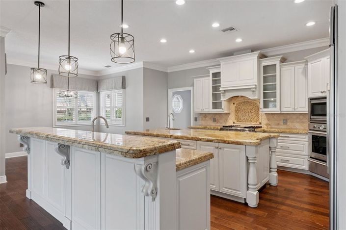 Image No.16-5 Bed Property for sale