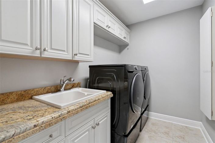 Image No.19-5 Bed Property for sale