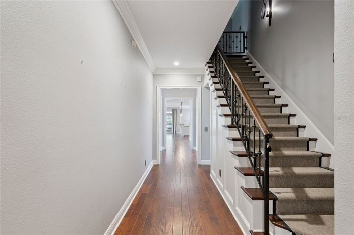 Image No.22-5 Bed Property for sale