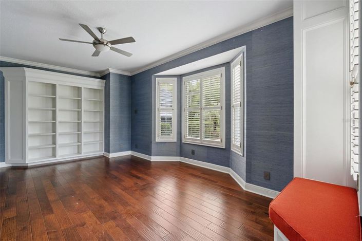 Image No.27-5 Bed Property for sale