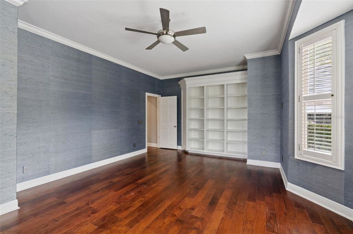 Image No.28-5 Bed Property for sale